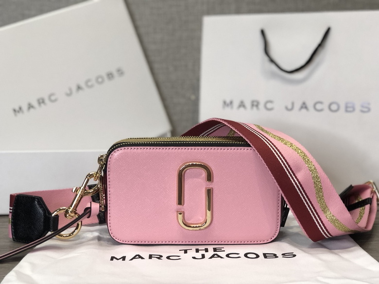 Marc Jacobs Snapshot Camera Crossbody Bag in Pink Saffiano Leather