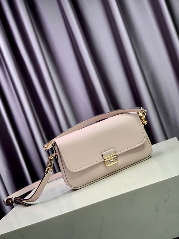Michael Kors Bradshaw Flap Shoulder Bag in Blush Pink Smooth Leather