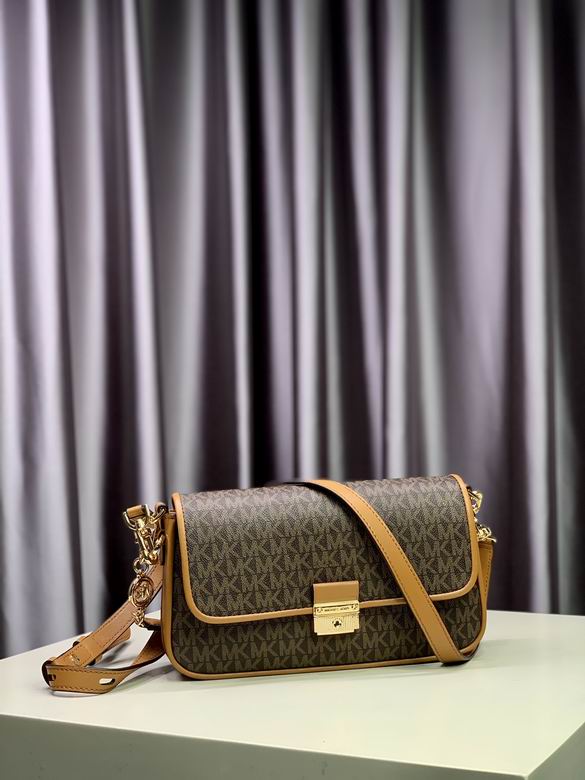 Michael Kors Bradshaw · 26×14×4 cm