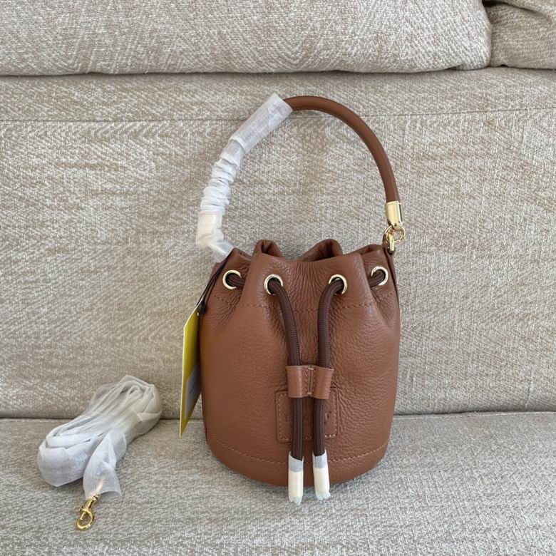 Marc Jacobs The Bucket Bag in Tan Brown Pebbled Leather with Drawstring
