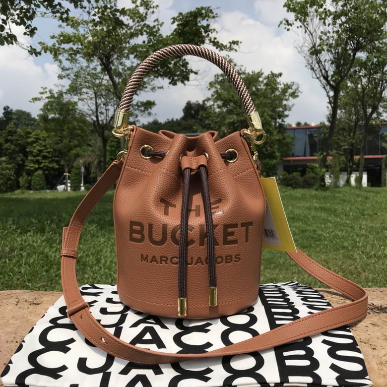 Marc Jacobs The Bucket Bag with Rope Top Handle in Tan Pebbled Leather