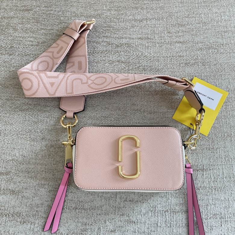 Marc Jacobs Snapshot Camera Crossbody Bag in Pink Textured Leather