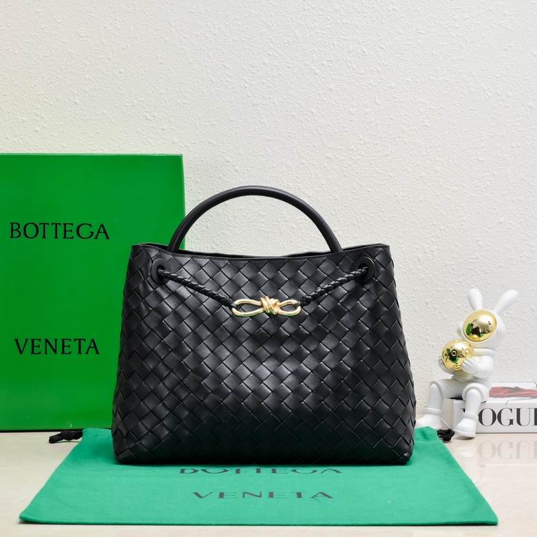Bottega Veneta Andiamo · 32×24×12 cm