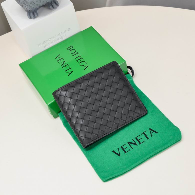 Bottega Veneta Intrecciato Bi-Fold Wallet in Black Woven Leather