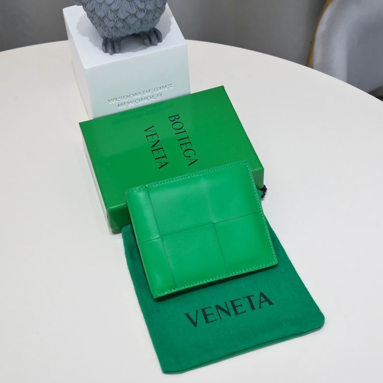 Bottega Veneta Cassette Bi-Fold Wallet in Green Intrecciato Leather
