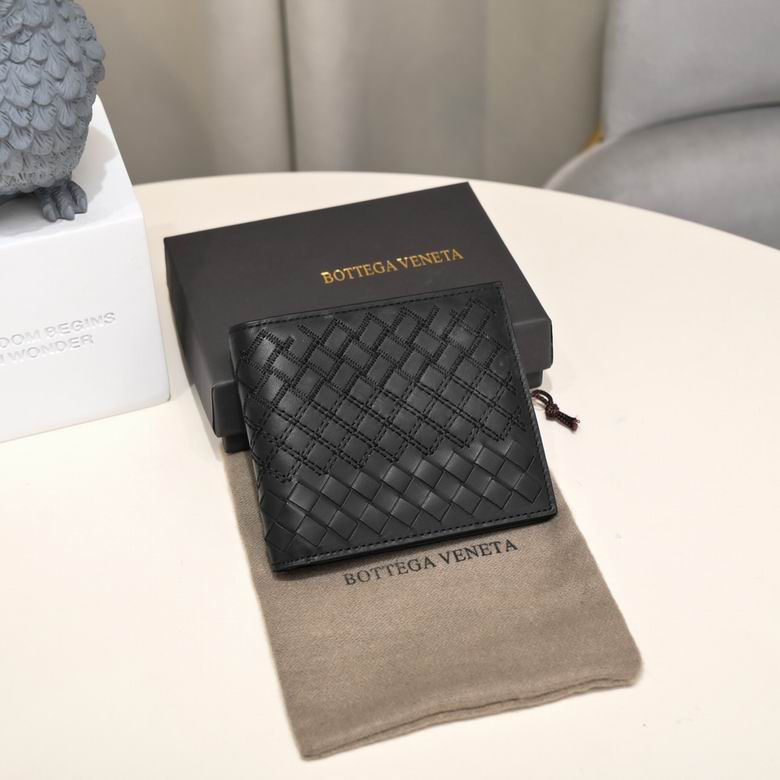 Bottega Veneta Intrecciato Bi-Fold Wallet in Black Woven Leather