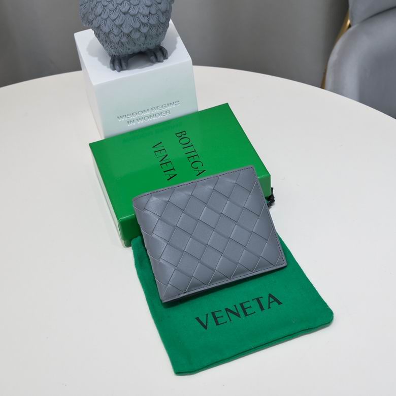 Bottega Veneta Intrecciato Bifold Wallet in Grey Woven Leather