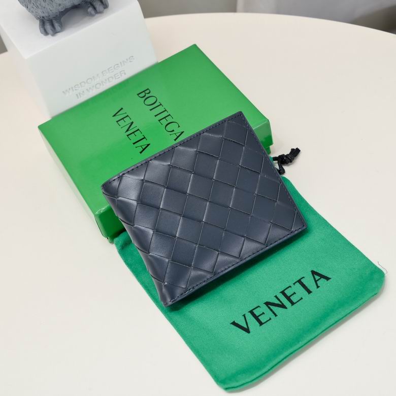 Bottega Veneta Intrecciato Bi-Fold Wallet in Dark Navy Woven Leather