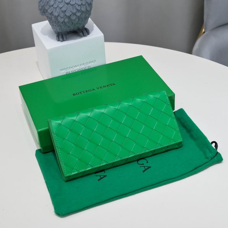 Bottega Veneta Intrecciato Long Flap Continental Wallet in Green Leather