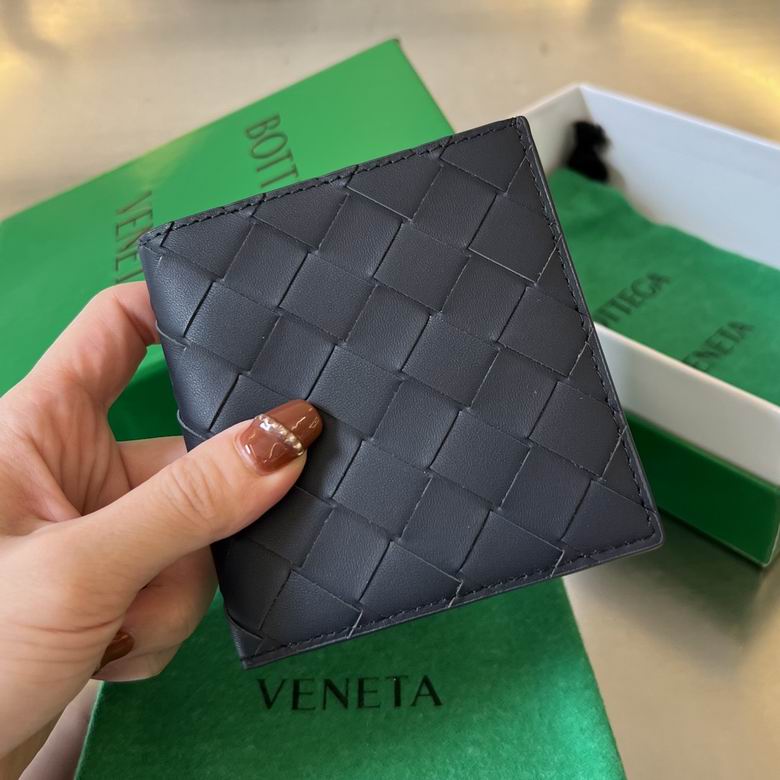 Bottega Veneta Intrecciato Bi-Fold Wallet in Dark Navy Woven Leather