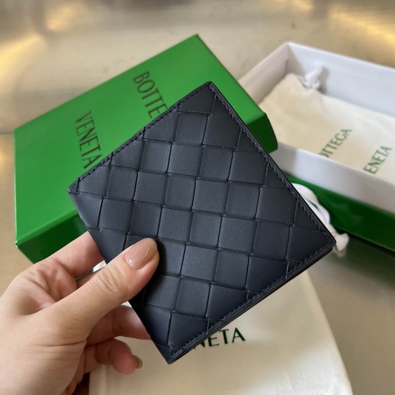 Bottega Veneta Intrecciato Bi-Fold Wallet · 10×9.5×1 cm
