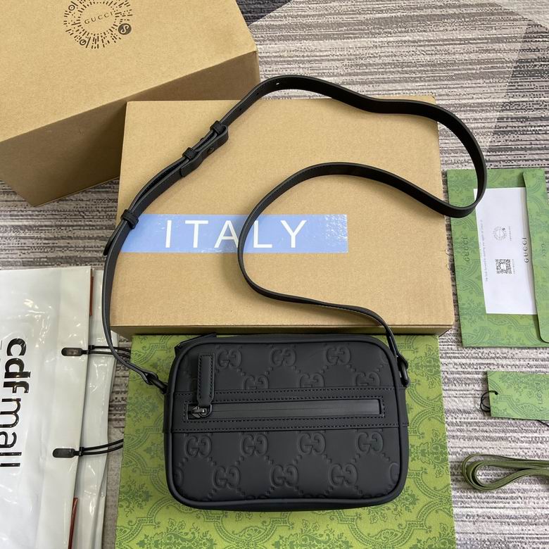 Gucci GG Rubber-Effect Mini Crossbody Camera Bag in Black