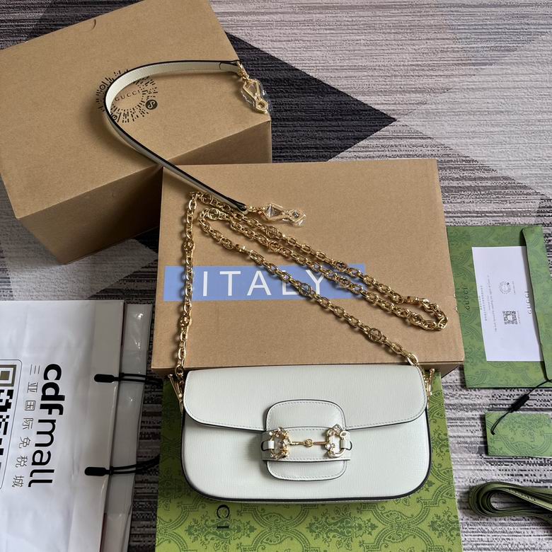 Gucci Horsebit 1955 Small Shoulder Bag in White Leather with Chain Strap