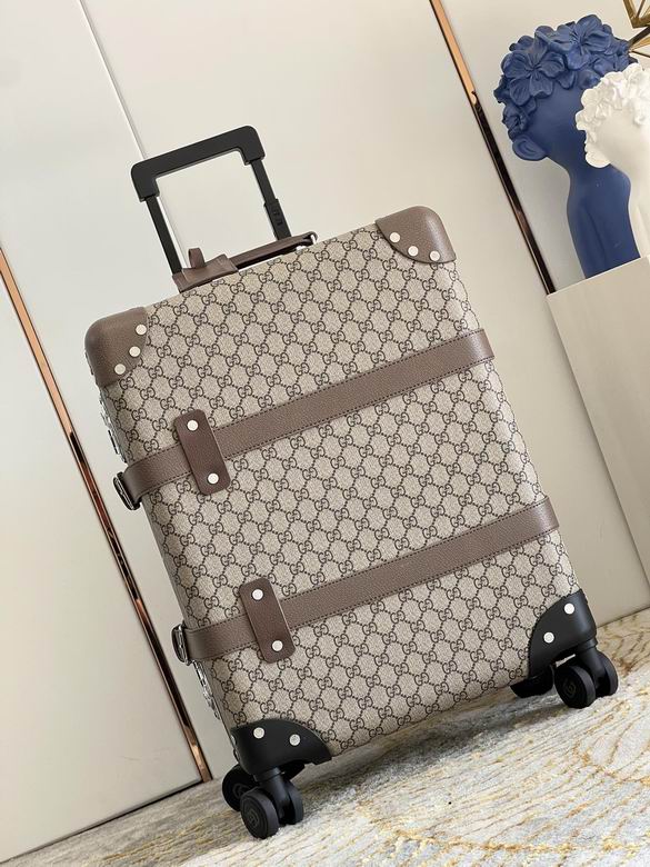 Gucci x Globe-Trotter GG Supreme Carry-On Spinner Suitcase in Beige/Ebony