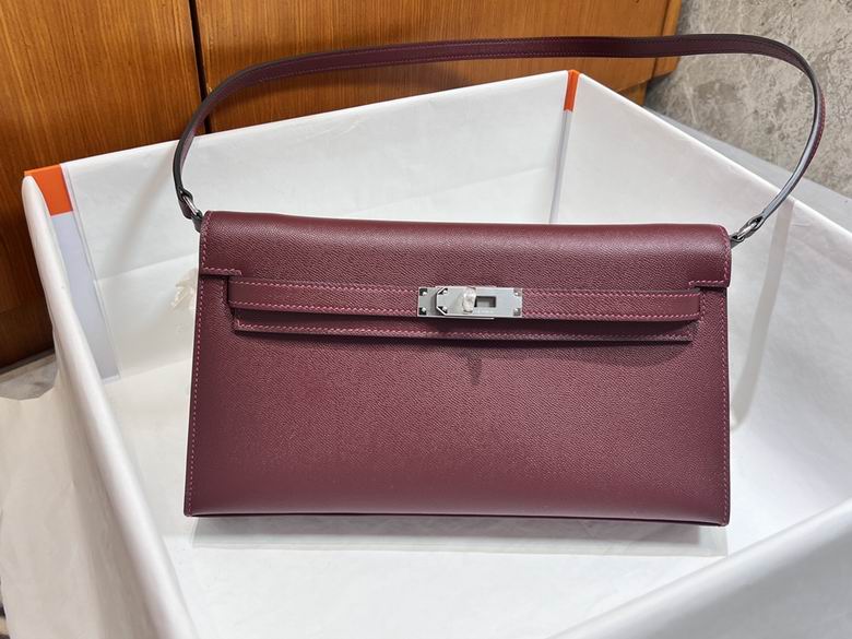 Hermès Kelly 28 Shoulder Bag in Burgundy Epsom Leather with Palladium Hardware
