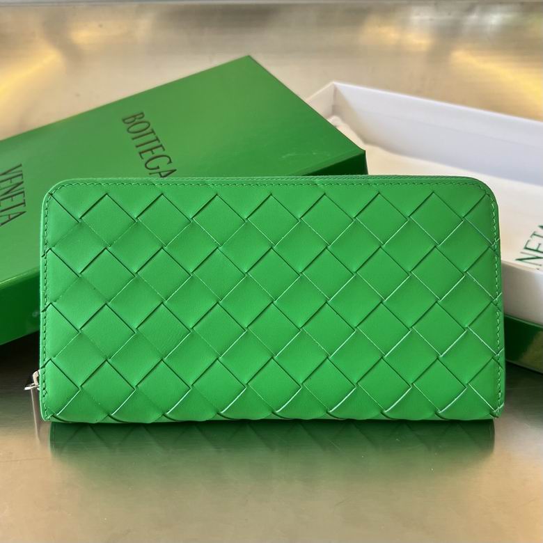 Bottega Veneta Intrecciato Zip-Around Long Wallet in Green Woven Leather