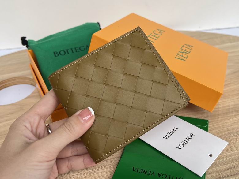 Bottega Veneta Intrecciato Bi-Fold Wallet in Olive Woven Leather