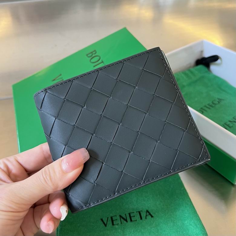 Bottega Veneta Intrecciato Bi-Fold Wallet in Dark Grey Woven Leather