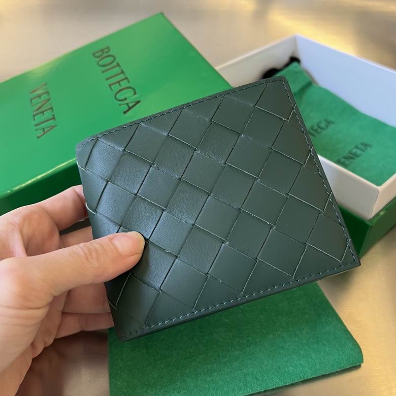 Bottega Veneta Intrecciato Bi-Fold Wallet in Dark Green Woven Leather