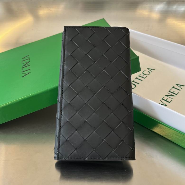 Bottega Veneta Intrecciato Long Bi-Fold Wallet in Black Woven Leather