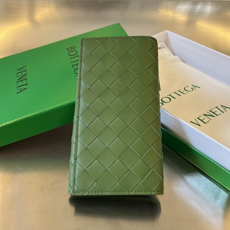 Bottega Veneta Intrecciato Long Bifold Wallet in Green Woven Leather