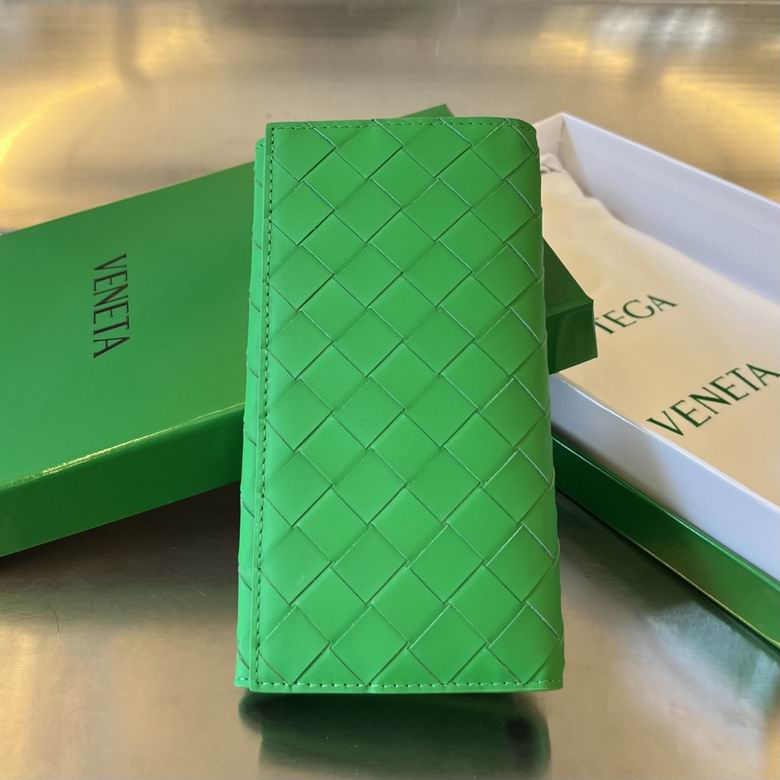 Bottega Veneta Intrecciato Long Flap Wallet in Green Woven Leather