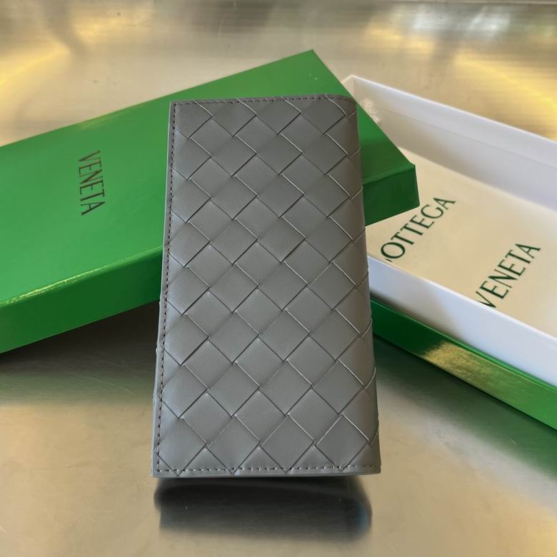 Bottega Veneta Intrecciato Bifold Long Wallet in Grey Woven Leather