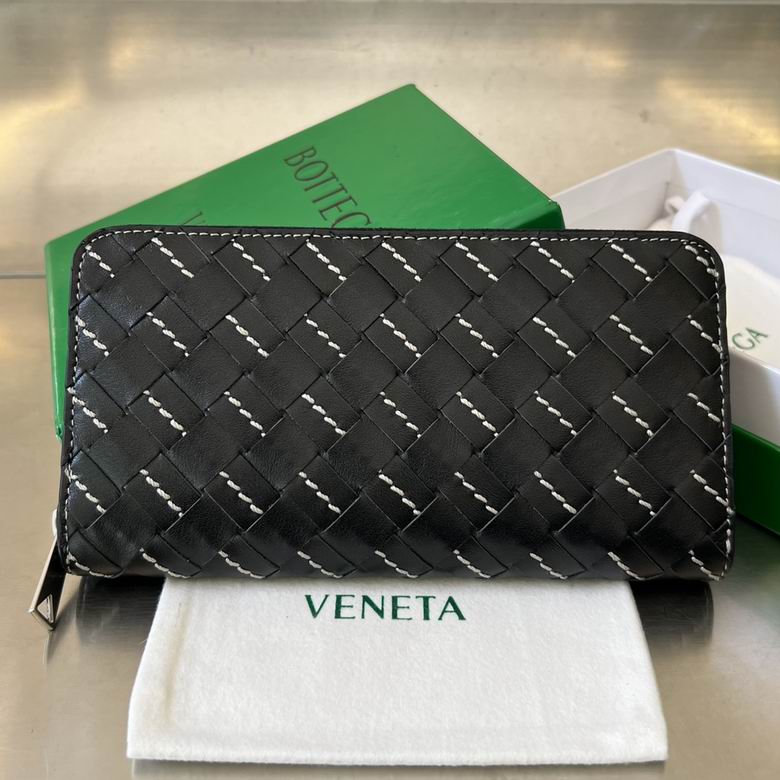 Bottega Veneta Intrecciato Zip-Around Wallet in Black with Contrast Stitching