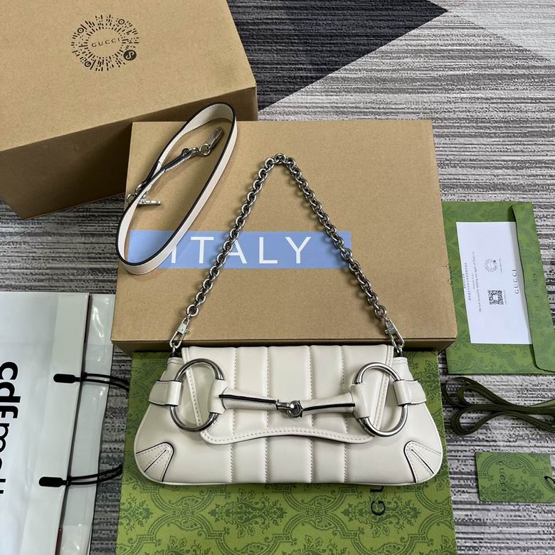 Gucci Horsebit Chain Small Shoulder Bag in White Quilted Leather