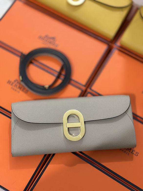Hermès Ancre To Go Clutch with Chain d'Ancre Clasp in Greige Leather