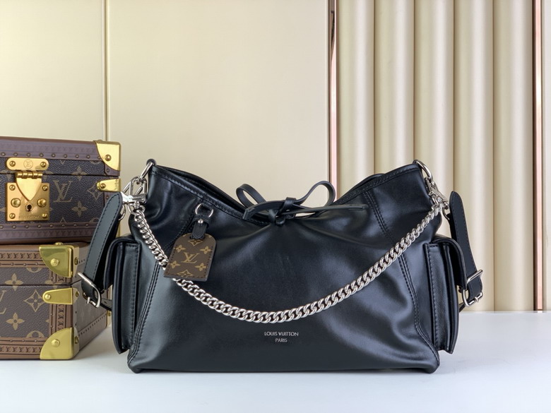 Louis Vuitton CarryAll Shoulder Bag in Black Leather with Silver Chain