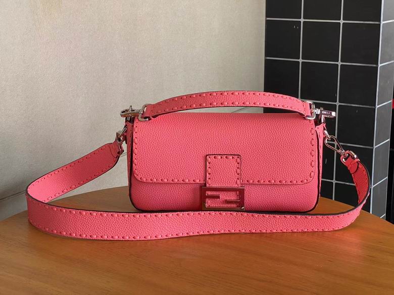 Fendi Baguette · 26×13×6 cm