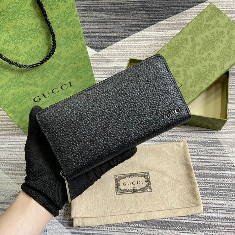 Gucci Zip-Around Long Wallet with Gucci Logo in Black Grained Leather