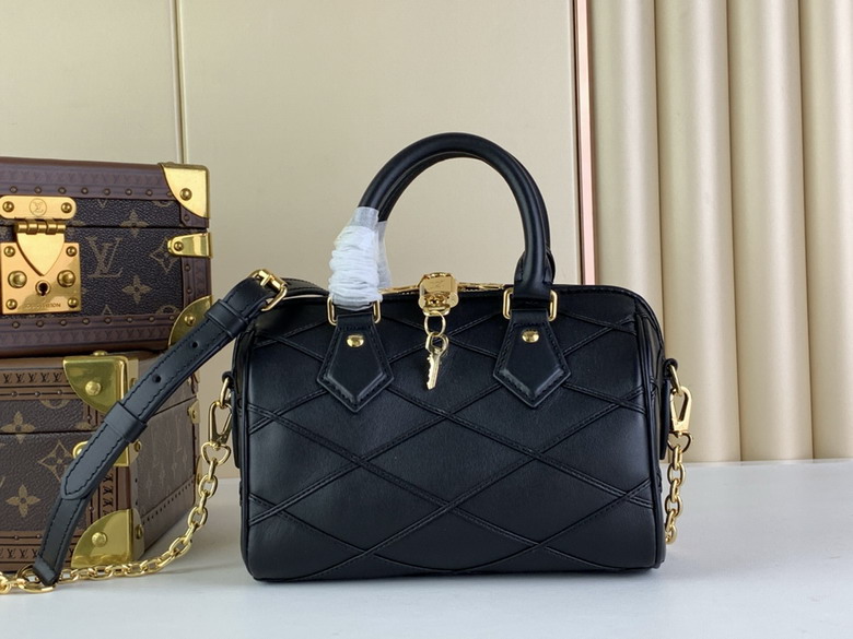 Louis Vuitton Speedy Bandoulière 20 Top-Handle Bag in Black Quilted Leather