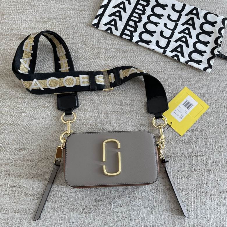 Marc Jacobs Snapshot Camera Crossbody Bag in Gray Textured Leather