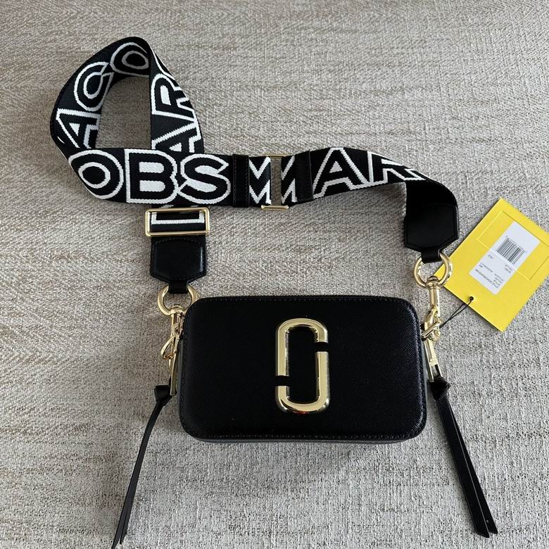 Marc Jacobs Snapshot Small Camera Crossbody Bag in Black with Logo Strap