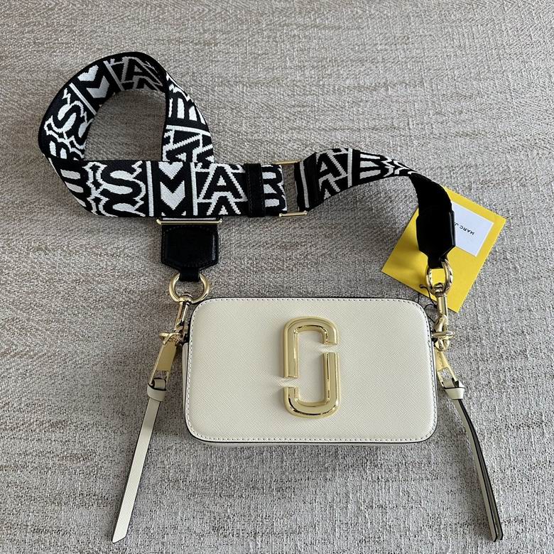 Marc Jacobs Snapshot Small Camera Crossbody Bag in Cream Textured Leather
