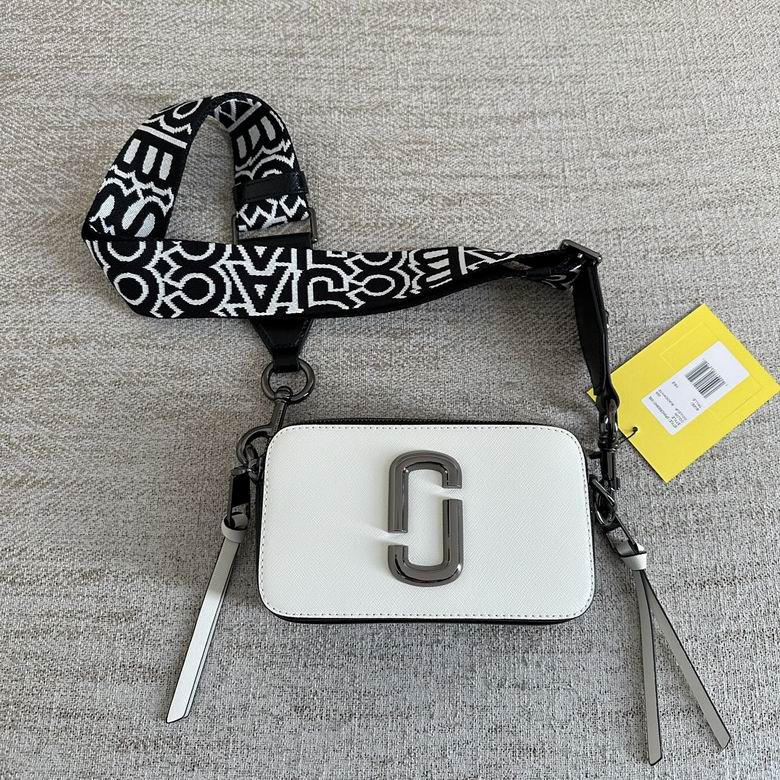 Marc Jacobs Snapshot Camera Crossbody Bag in White and Black with Logo Strap