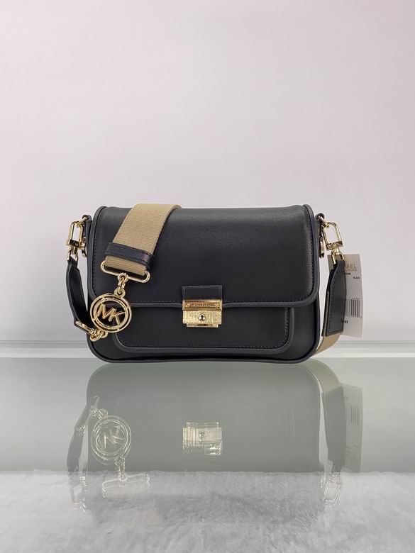 Michael Kors Bradshaw Medium Flap Shoulder Bag in Black Leather