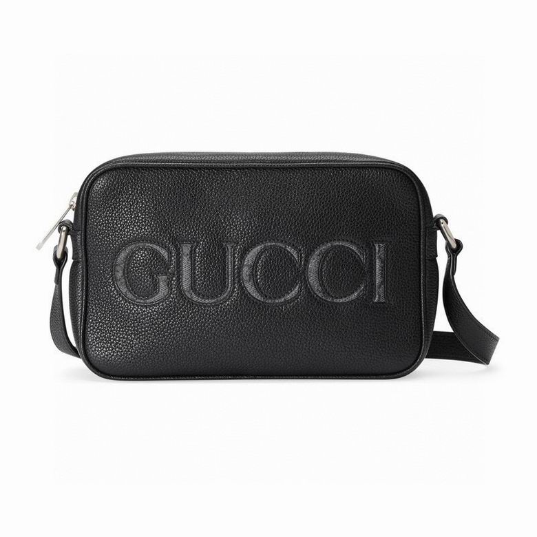 Gucci Logo Mini Camera Crossbody Bag in Black Grained Leather