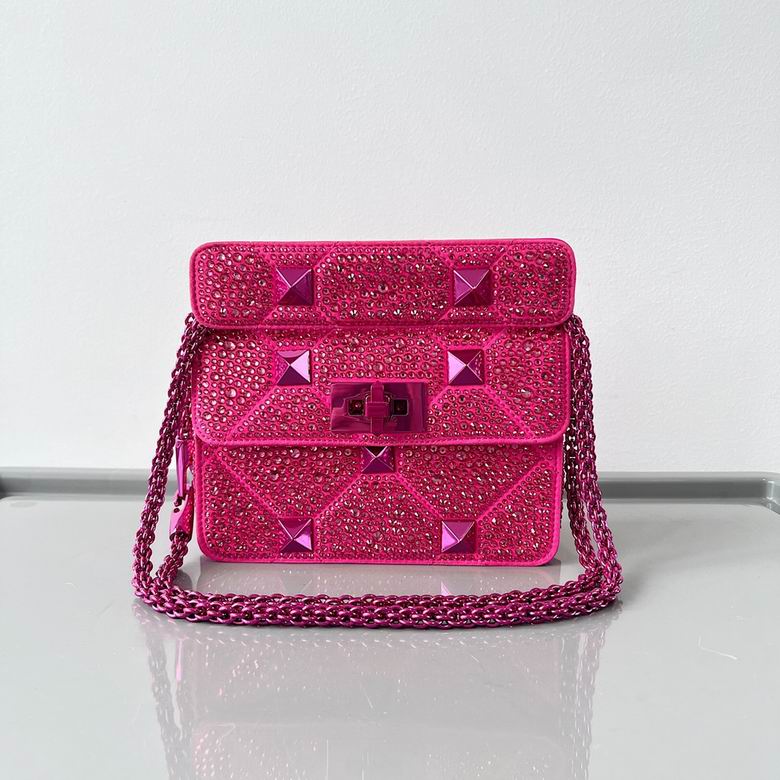 Valentino Roman Stud · 19 cm