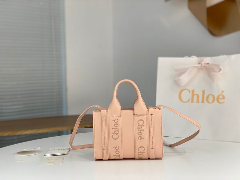Chloé Woody Large Tote Bag in Blush Pink Leather with Logo Straps