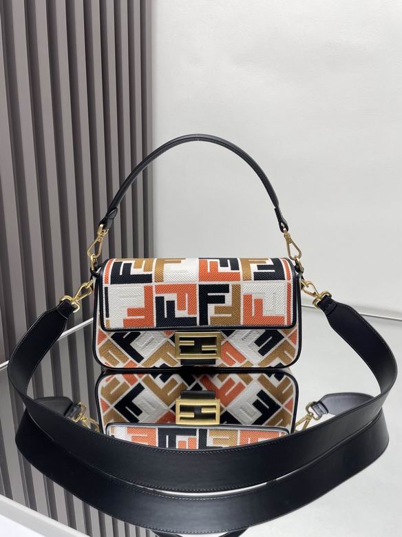 Fendi Baguette · 26×13×6 cm
