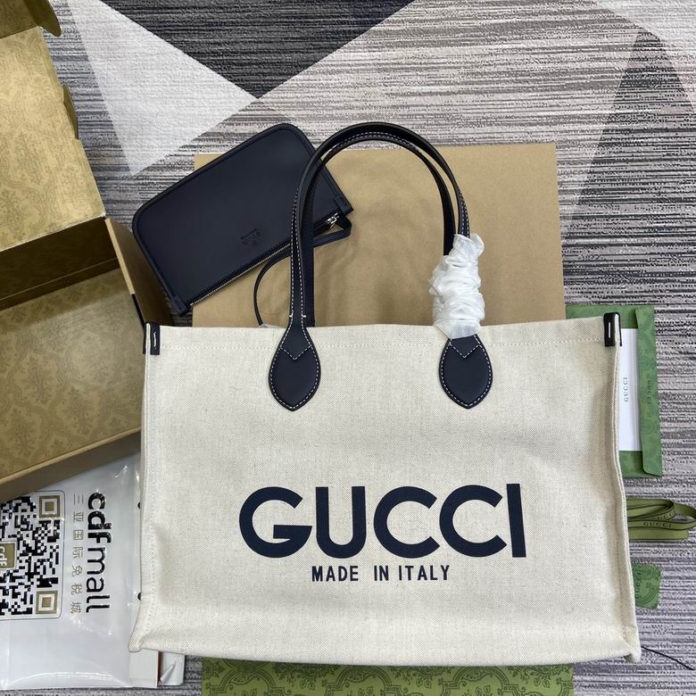 Gucci Large Tote Bag with Gucci Print in Off-White Canvas and Navy Leather