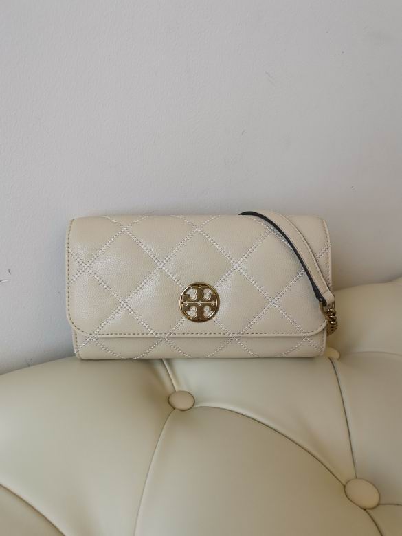 Tory Burch Willa Quilted Wallet Crossbody Bag in Cream Leather