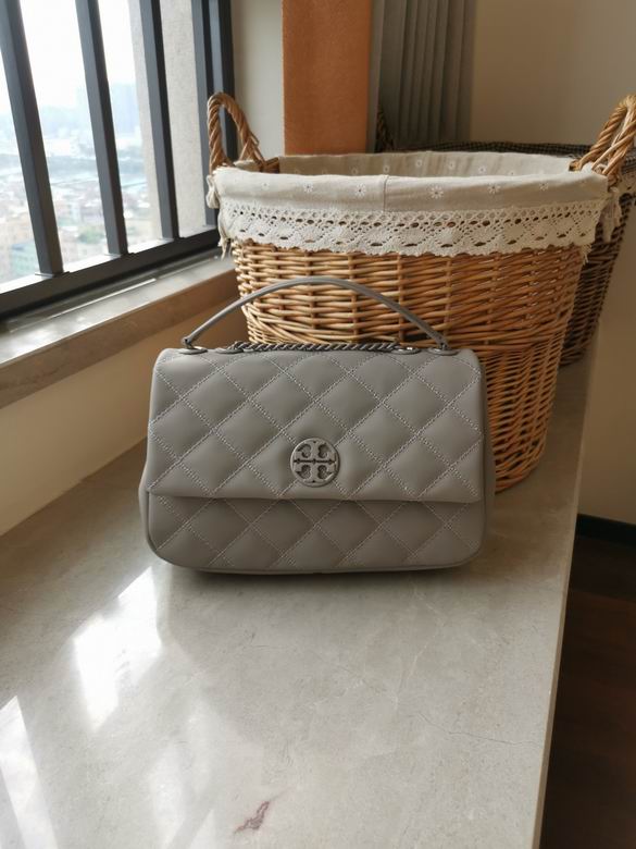 Tory Burch Willa Quilted Top-Handle Shoulder Bag in Gray Leather