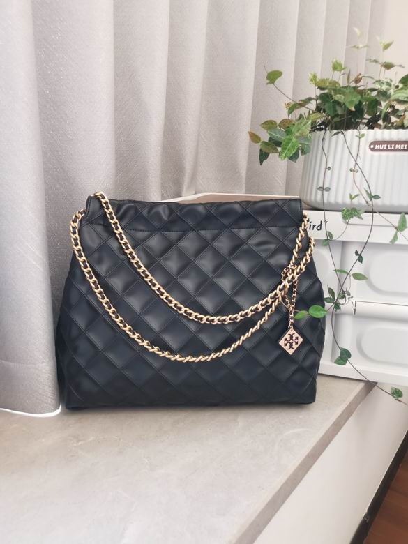 Tory Burch Quilted Chain-Strap Shoulder Bag in Black with Gold Hardware