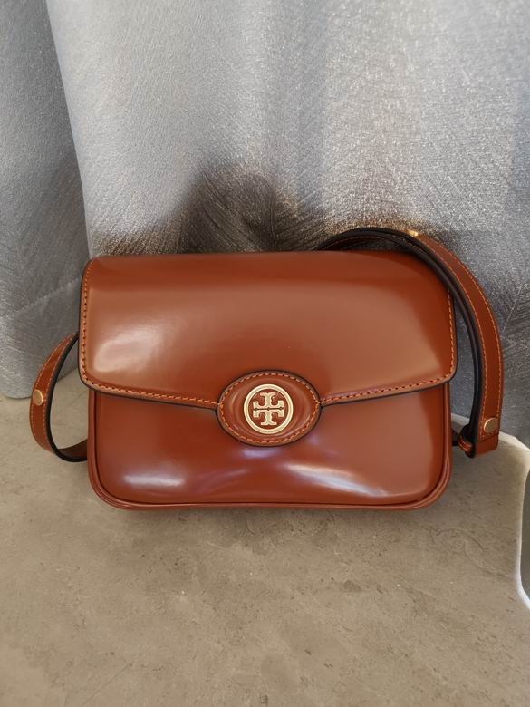 Tory Burch Robinson Convertible Shoulder Bag in Cognac Spazzolato Leather