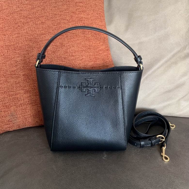 Tory Burch McGraw Small Bucket Bag in Black Pebbled Leather