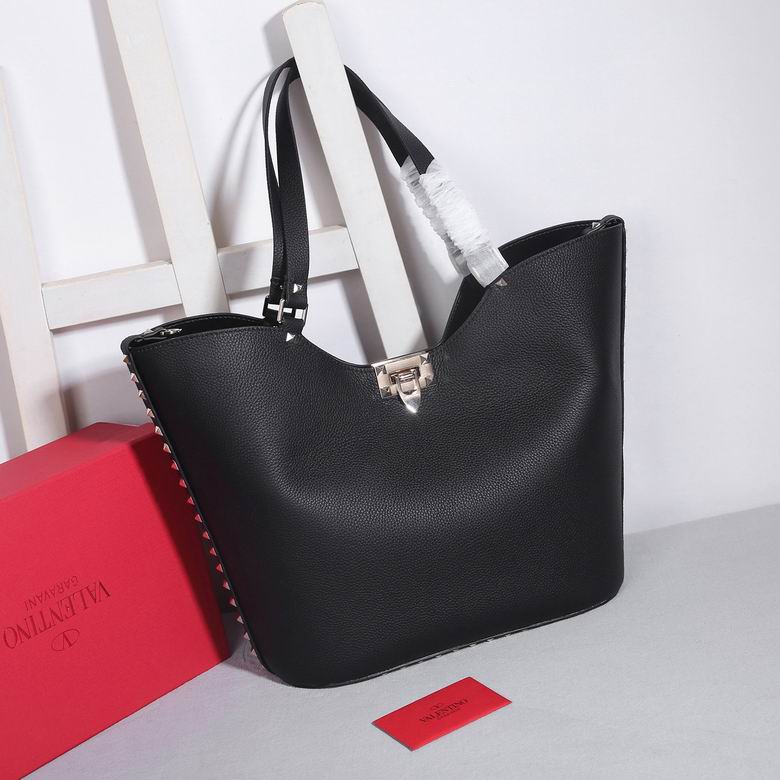 Valentino Garavani Rockstud Tote Bag in Black Grained Leather